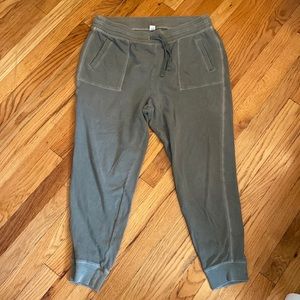 Green old navy women’s sweatpants